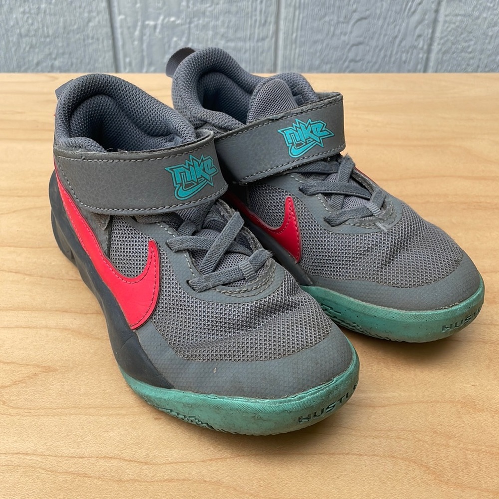 NIKE Team Hustle D 10 Flyease Toddler size 12c
